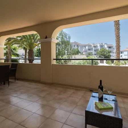 Castle Harbour 41a - One Bed شقة